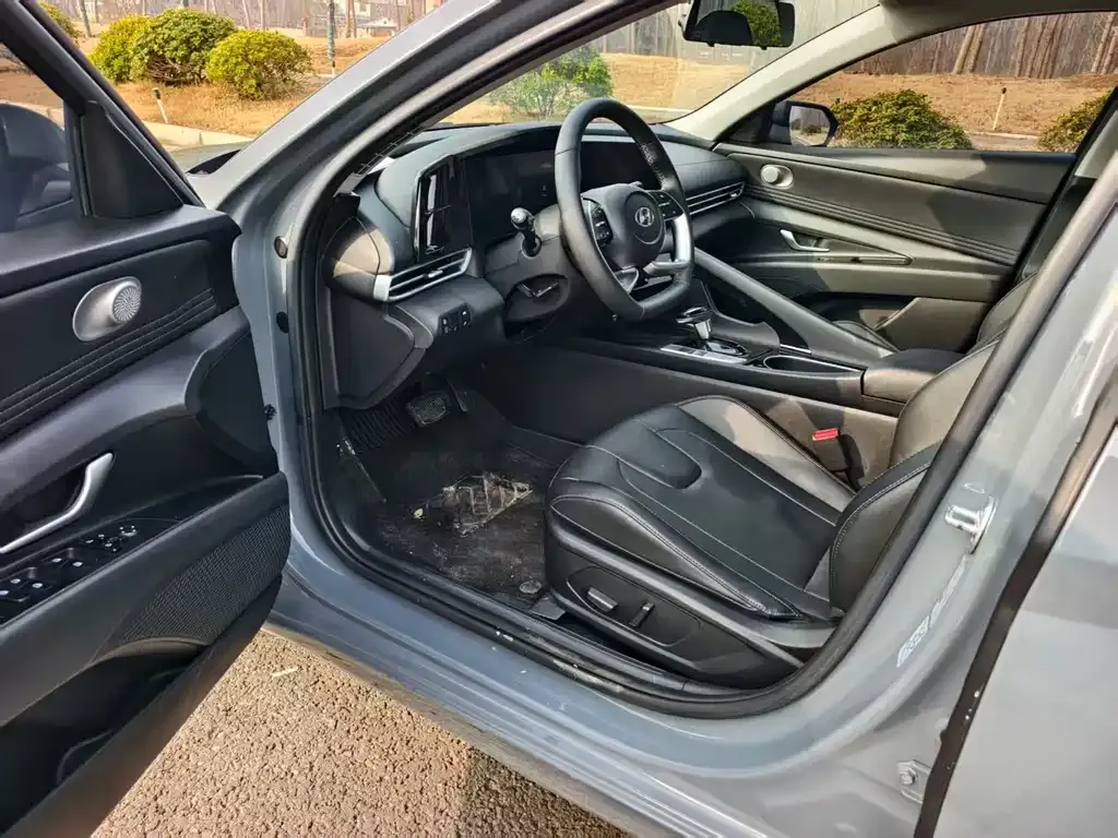 Hyundai Elantra 2022 из CN, фото 5