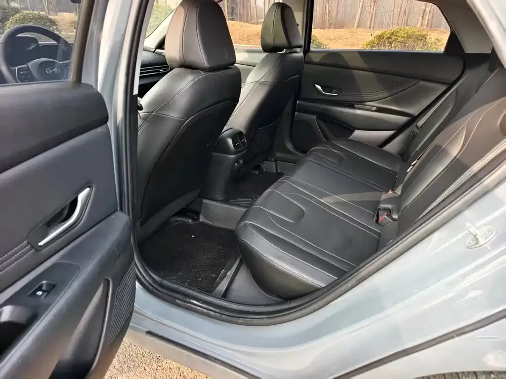 Hyundai Elantra 2022 из CN, фото 2