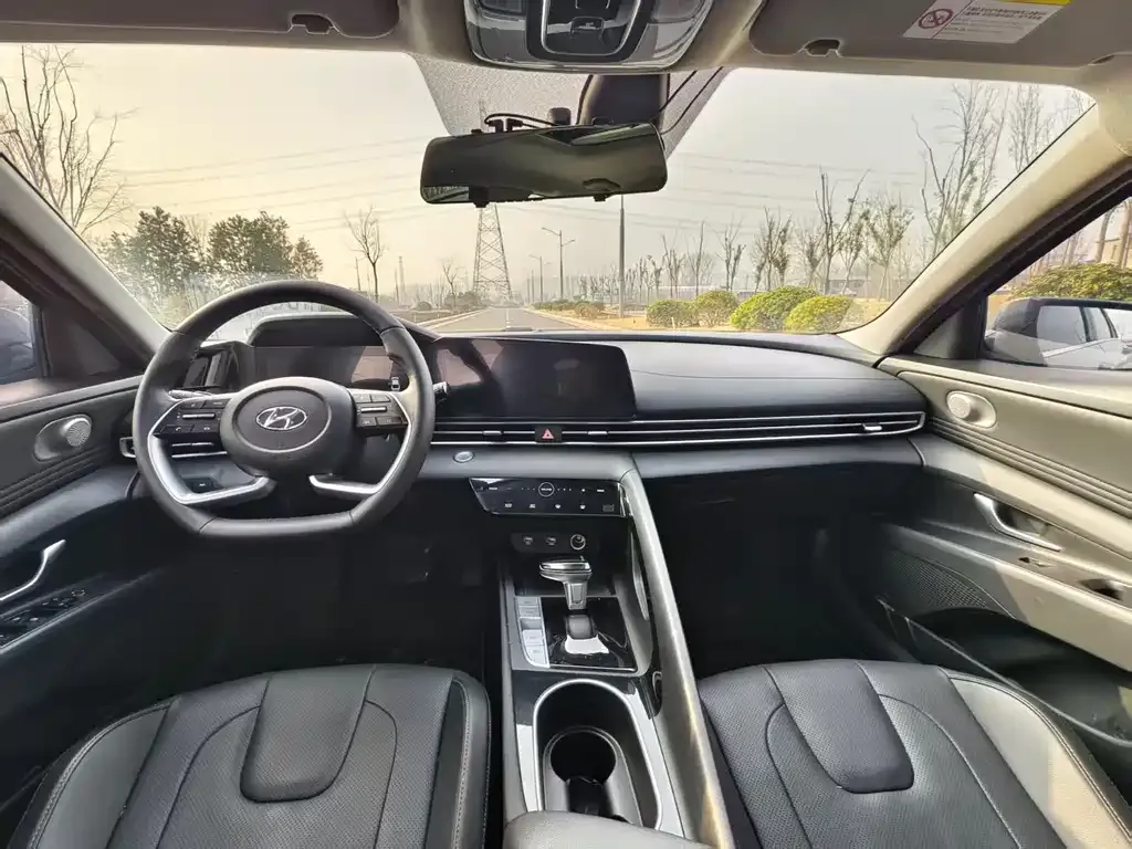 Hyundai Elantra 2022 из CN, фото 3