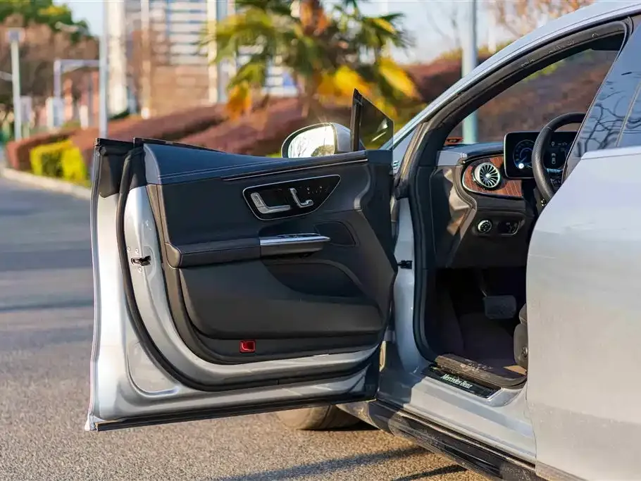 Mercedes-Benz EQE 2025 из CN, фото 5