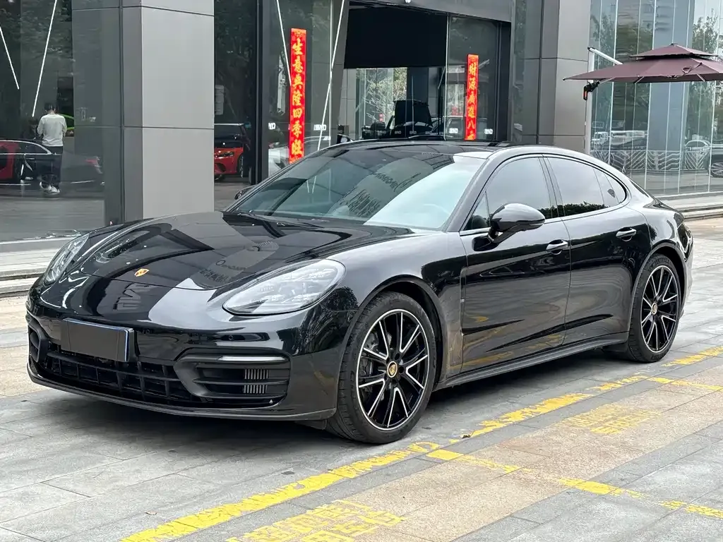 Porsche Panamera — фото 1