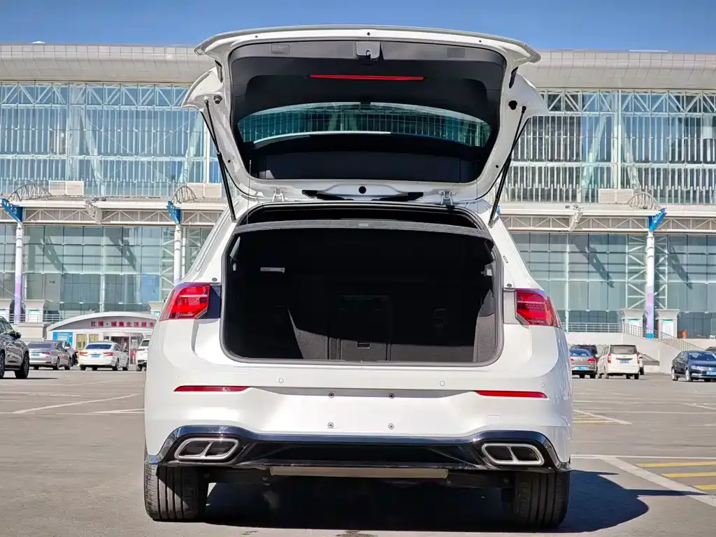 Volkswagen Golf 2022 из CN, фото 8