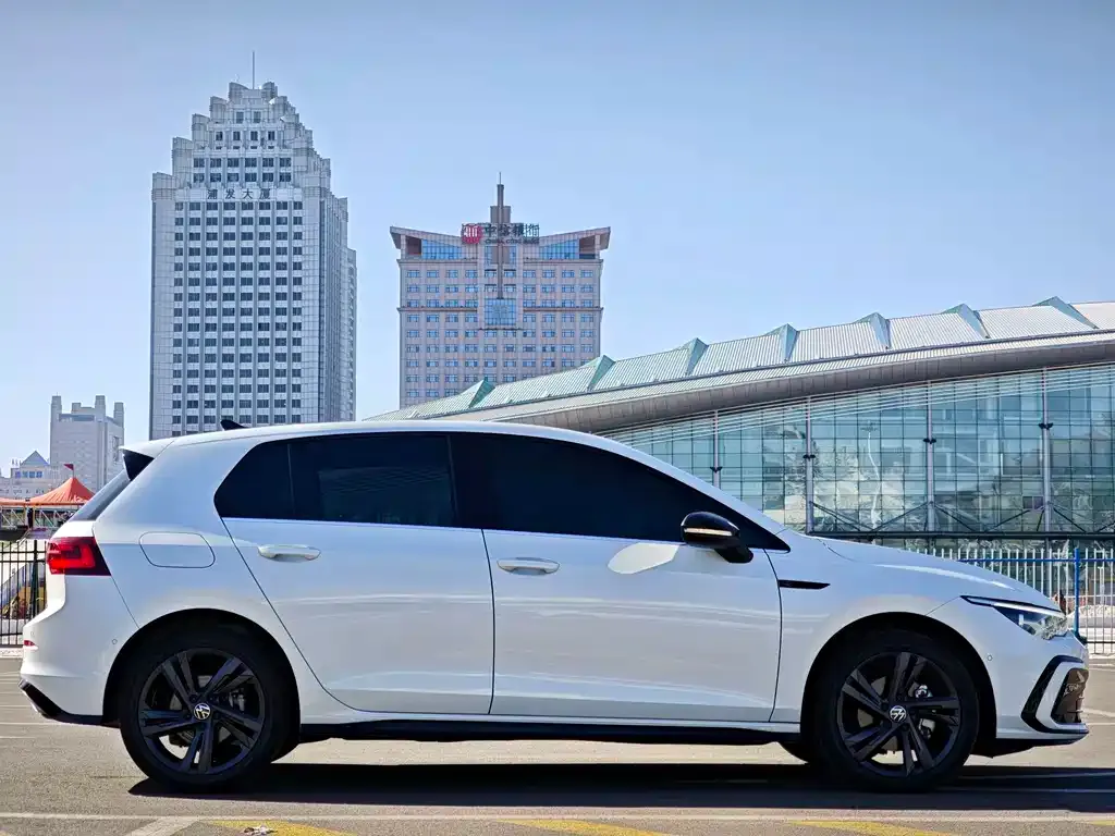 Volkswagen Golf 2022 из CN, фото 9