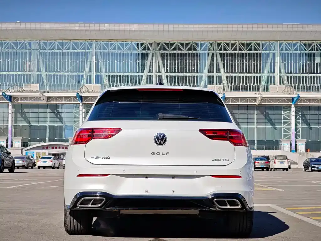 Volkswagen Golf 2022 из CN, фото 7