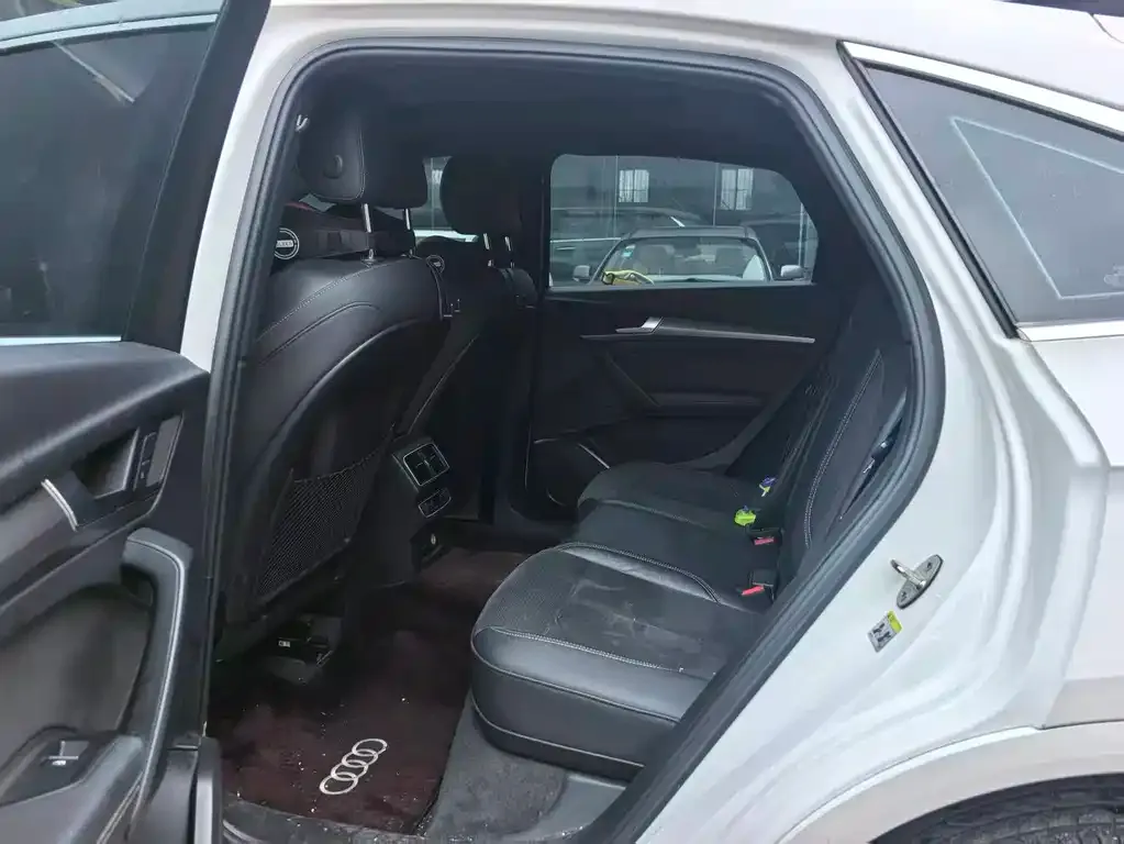 Audi Q5L Sportback — фото 2