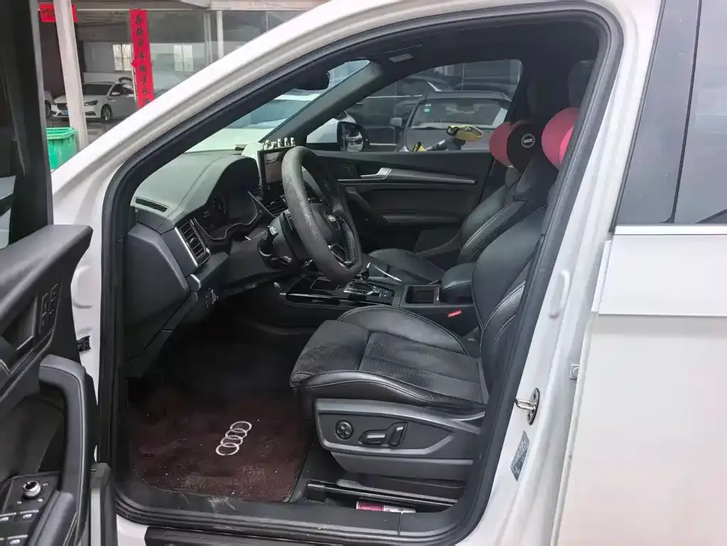 Audi Q5L Sportback — фото 6