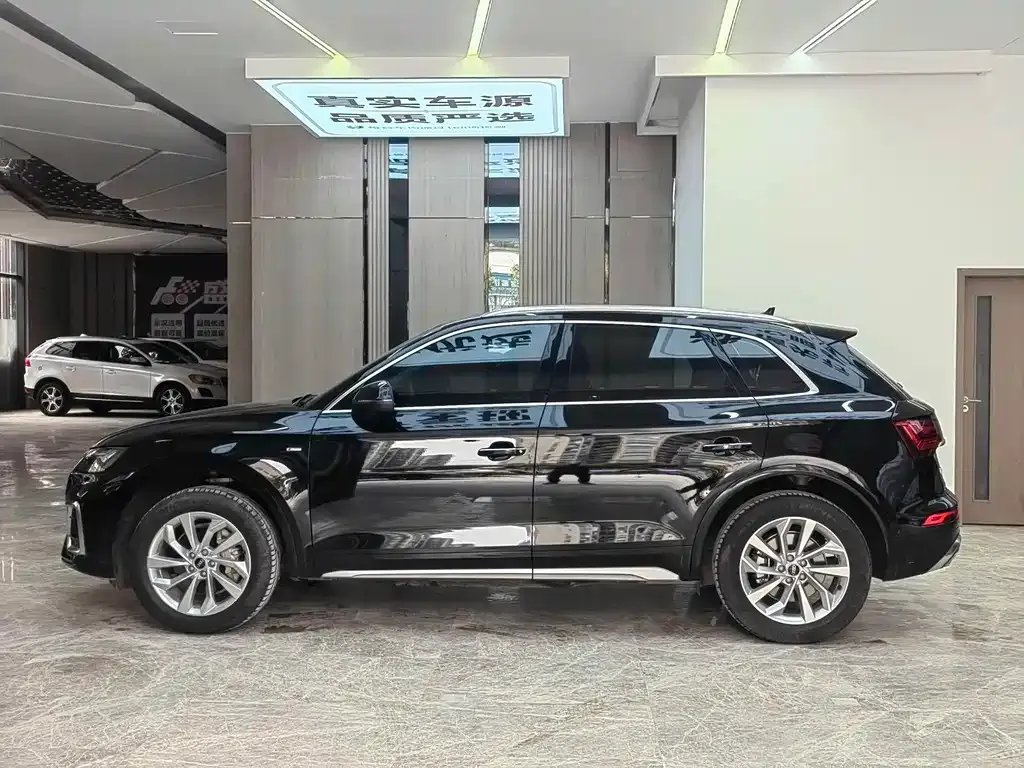 Audi Q5L 2022 из CN, фото 2
