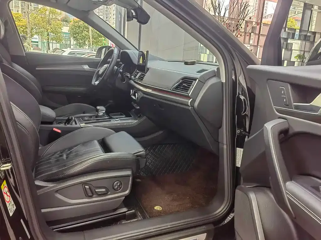 Audi Q5L 2022 из CN, фото 4