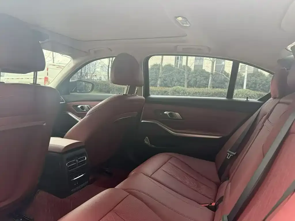 BMW 3 Series 2023 из CN, фото 3