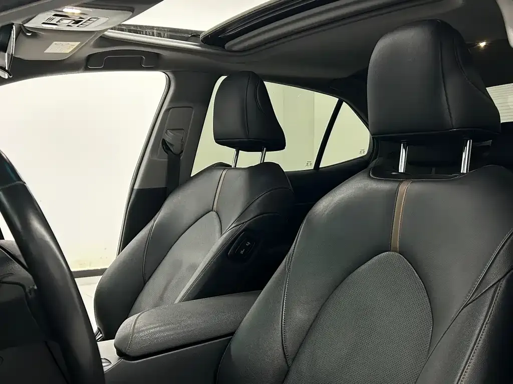 Toyota Camry 2022 из CN, фото 9