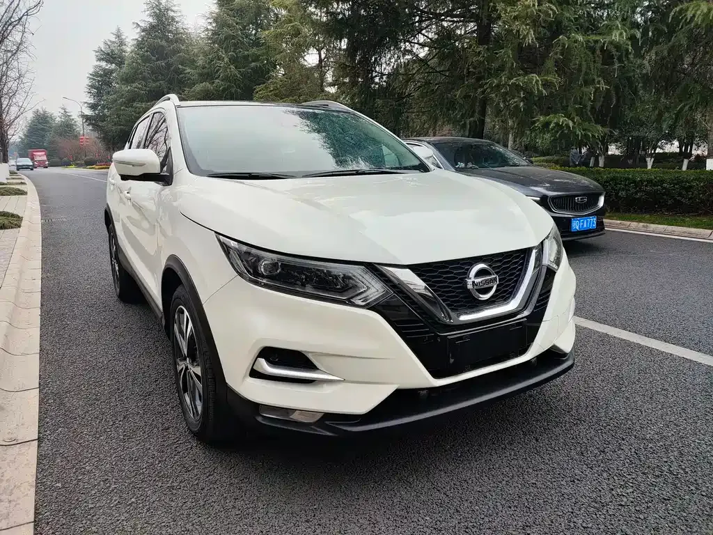 Nissan Qashqai — фото 5