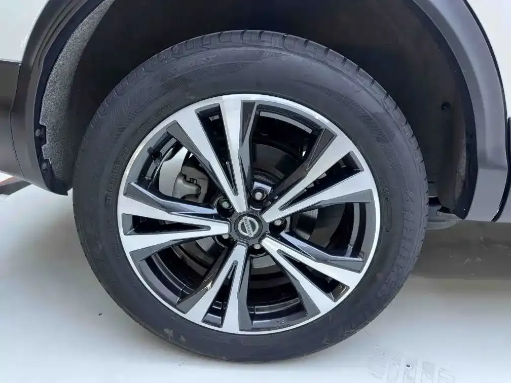 Nissan Qashqai — фото 4