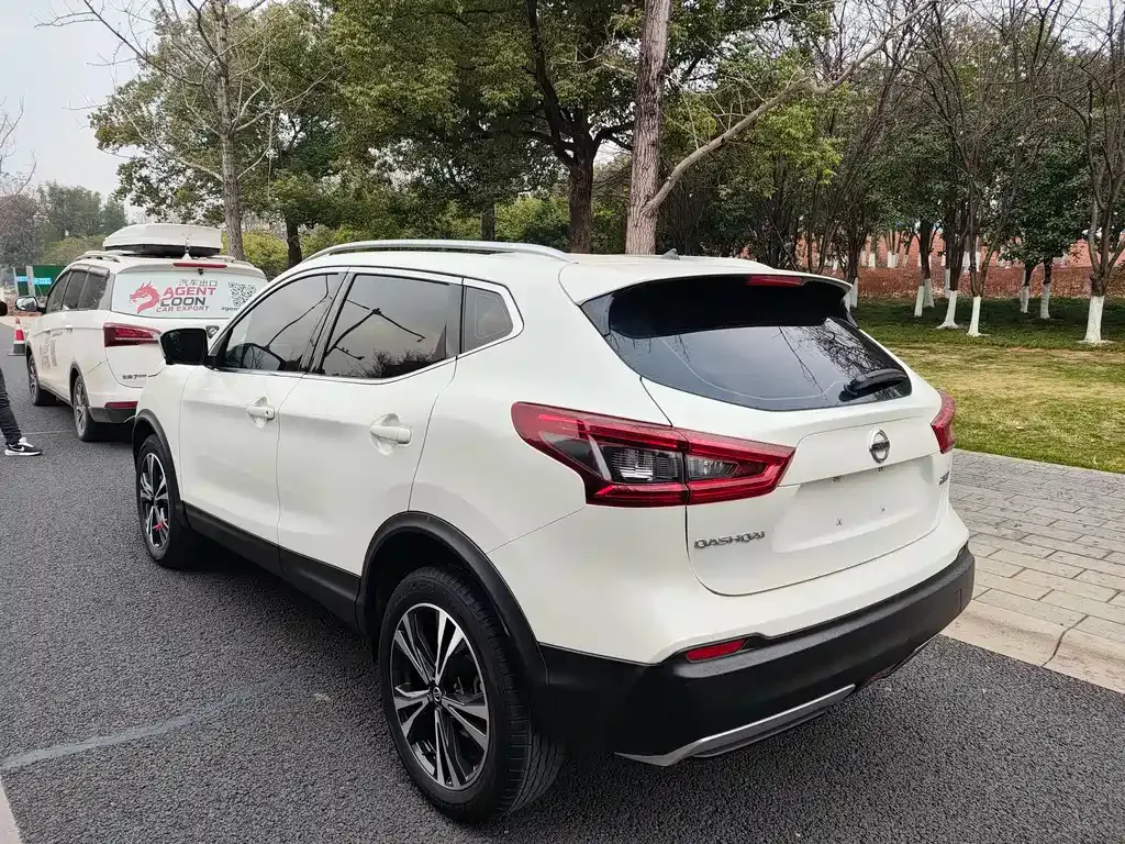 Nissan Qashqai — фото 7