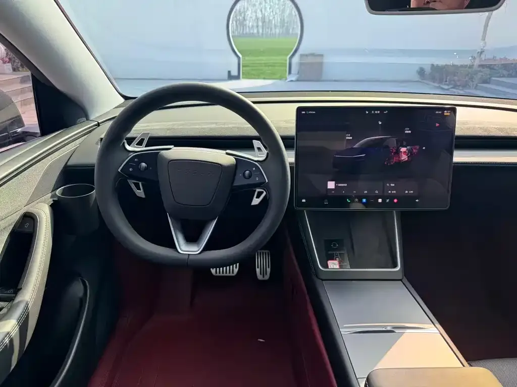 Tesla Model Y — фото 2