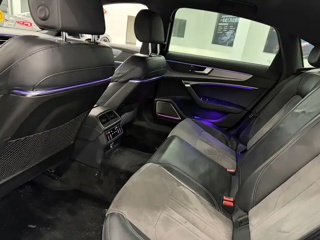 Audi A6L 2022 из CN, фото 8
