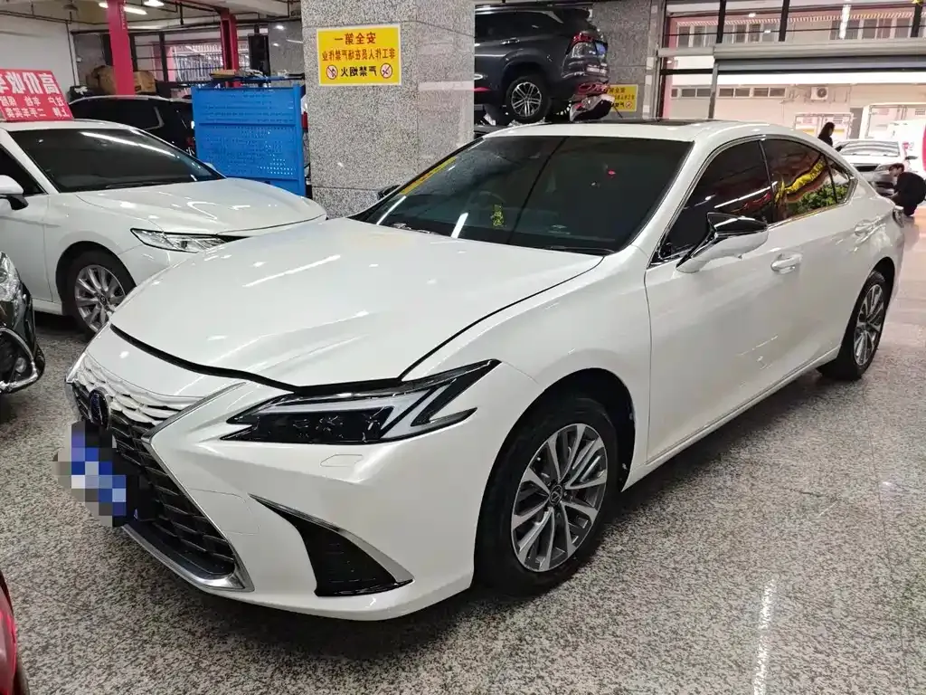 Lexus ES 2025 из CN, фото 1