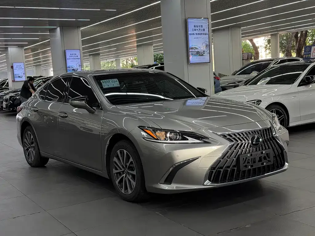 Lexus ES — фото 8