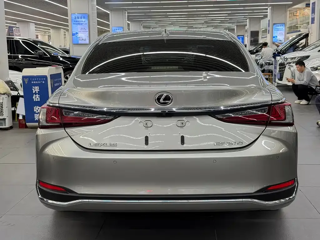 Lexus ES — фото 2