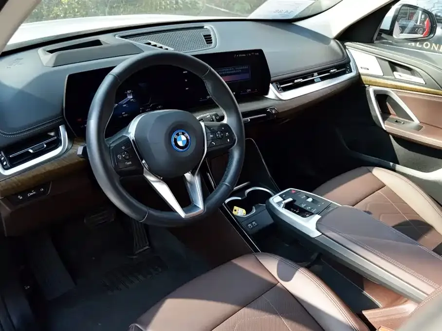 BMW iX1 2024 из CN, фото 8