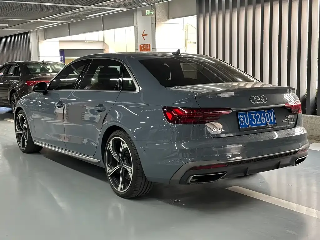 Audi A4L 2022 из CN, фото 8