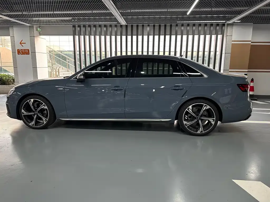 Audi A4L 2022 из CN, фото 7