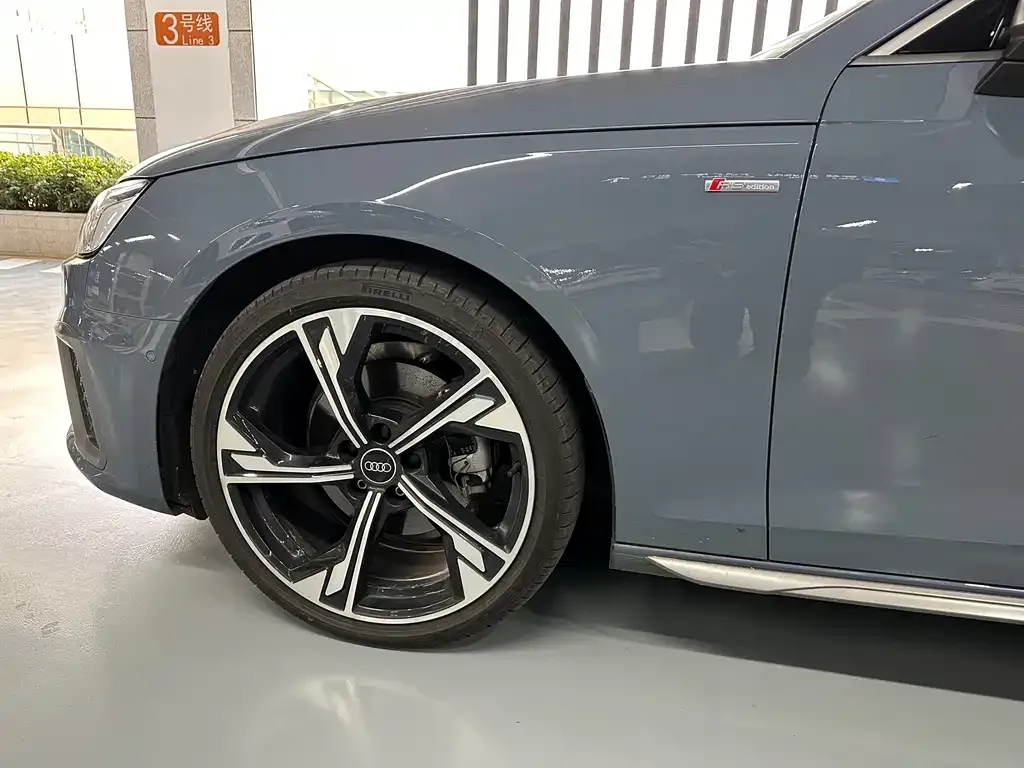Audi A4L 2022 из CN, фото 3