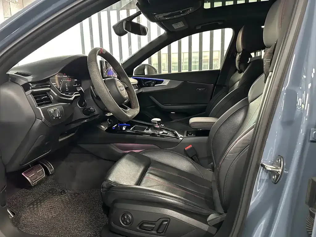 Audi A4L 2022 из CN, фото 9