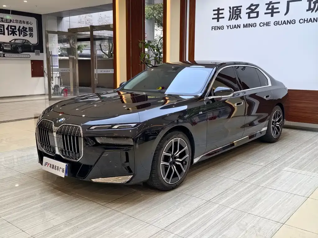 BMW 7 Series 2023 из CN, фото 1
