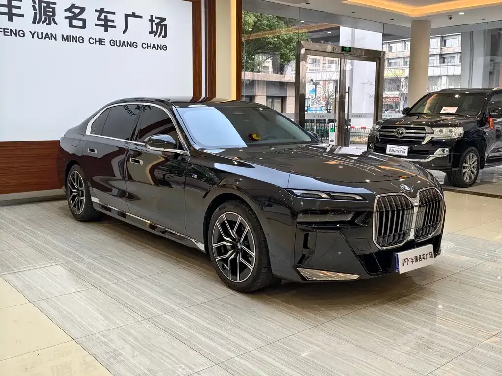 BMW 7 Series 2023 из CN, фото 6