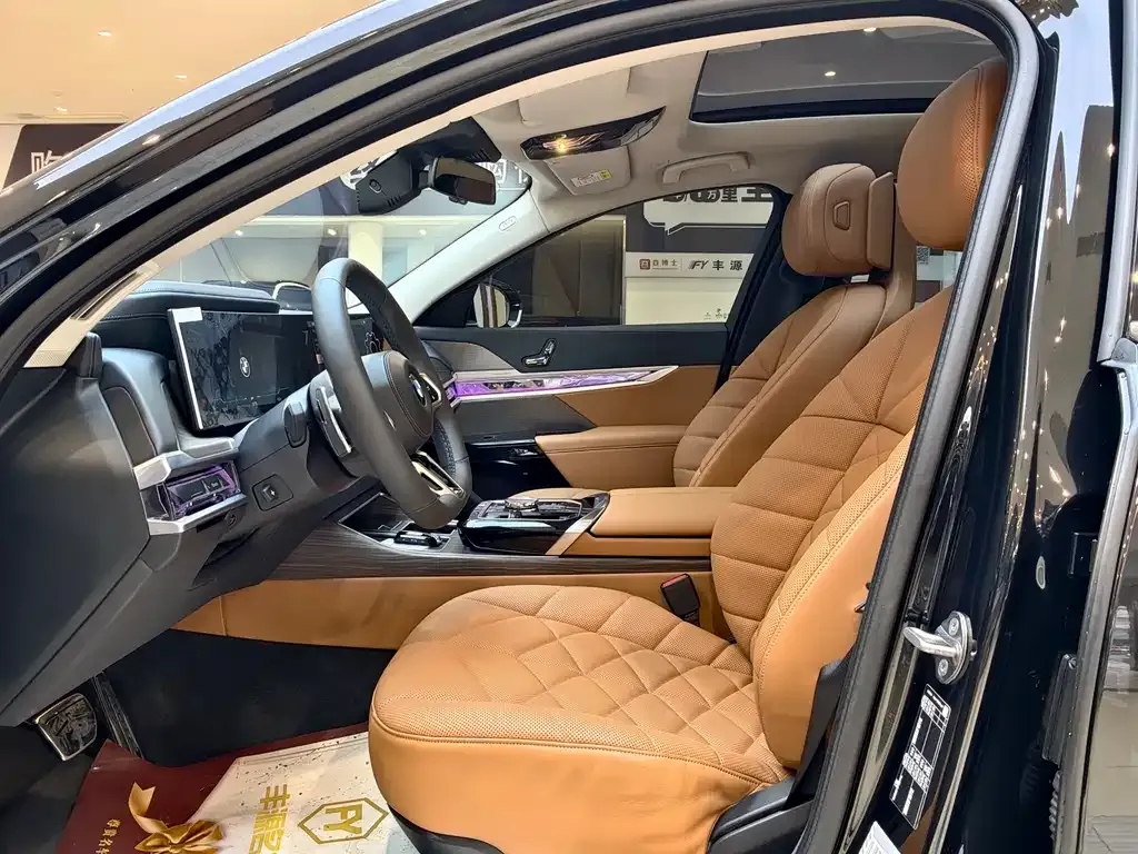 BMW 7 Series 2023 из CN, фото 5