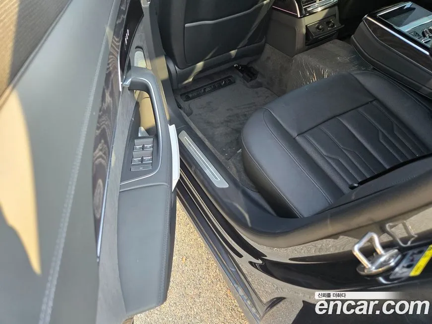 Audi A8 2023 из KR, фото 2