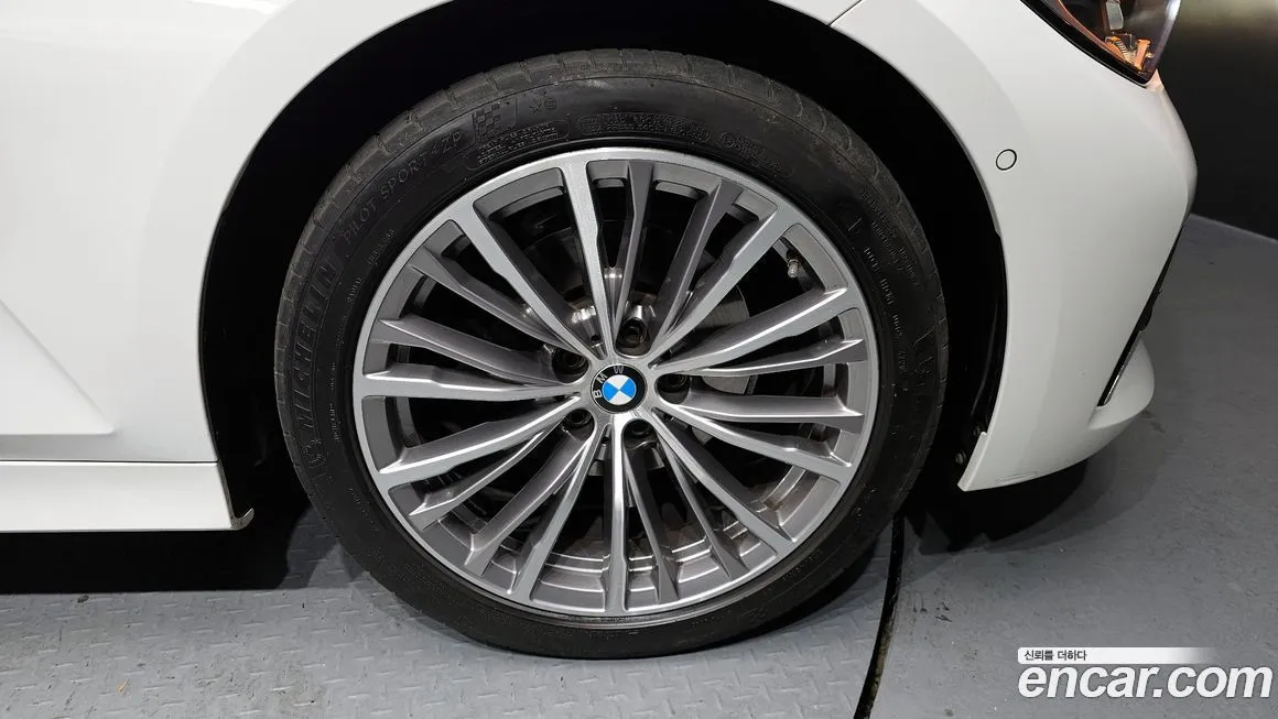 BMW 3-Series 2021 из KR, фото 3