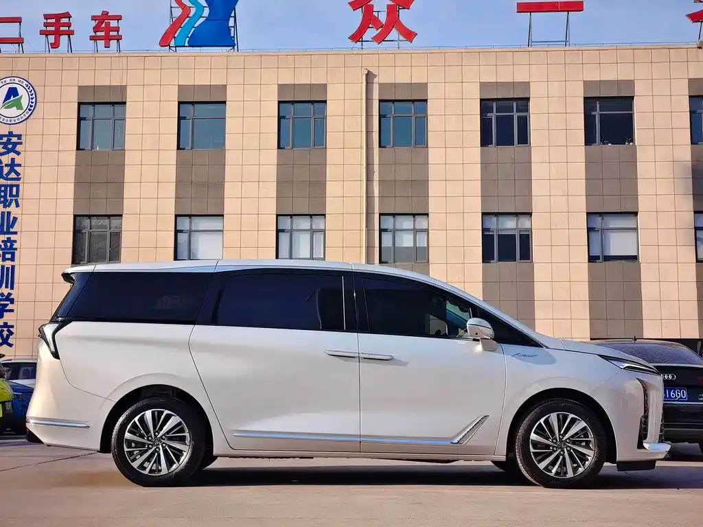 Buick GL8 2025 из CN, фото 3