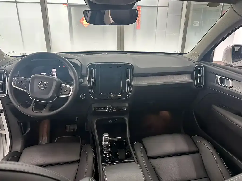 Volvo XC40 2024 из CN, фото 9