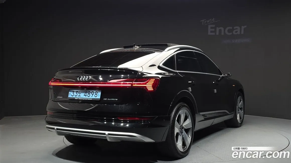Audi e-tron 2022 из KR, фото 4