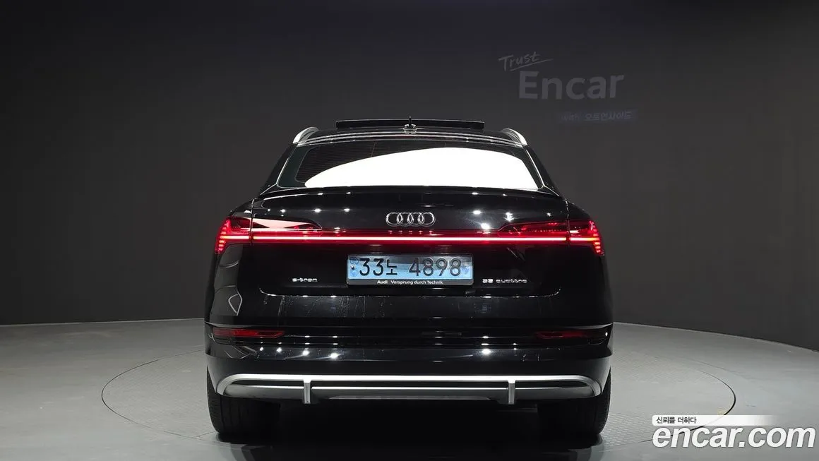 Audi e-tron 2022 из KR, фото 3