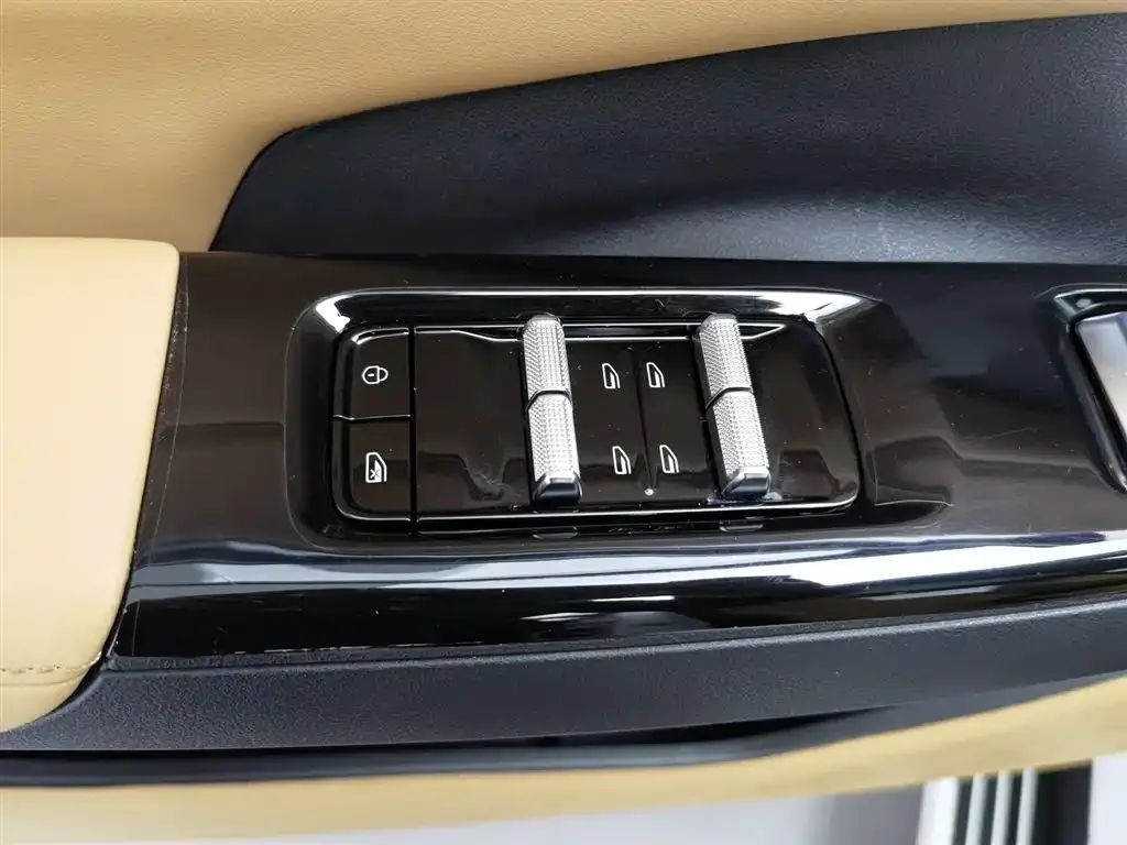 Geely Galaxy L7 — фото 9