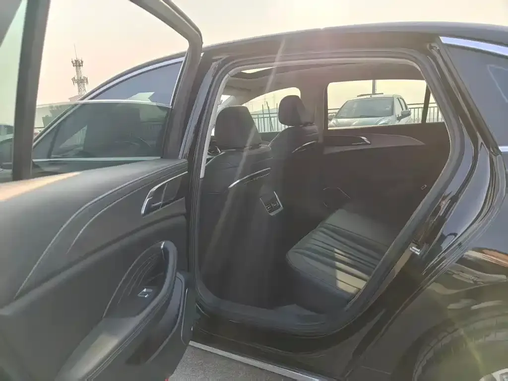 Hongqi H5 2023 из CN, фото 2