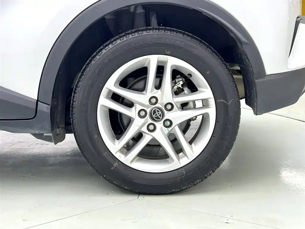 Toyota C-HR 2023 из CN, фото 10