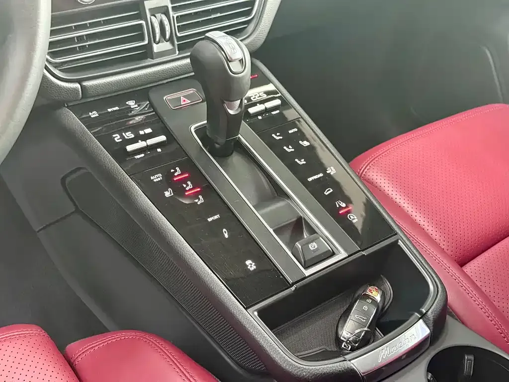 Porsche Macan 2023 из CN, фото 4