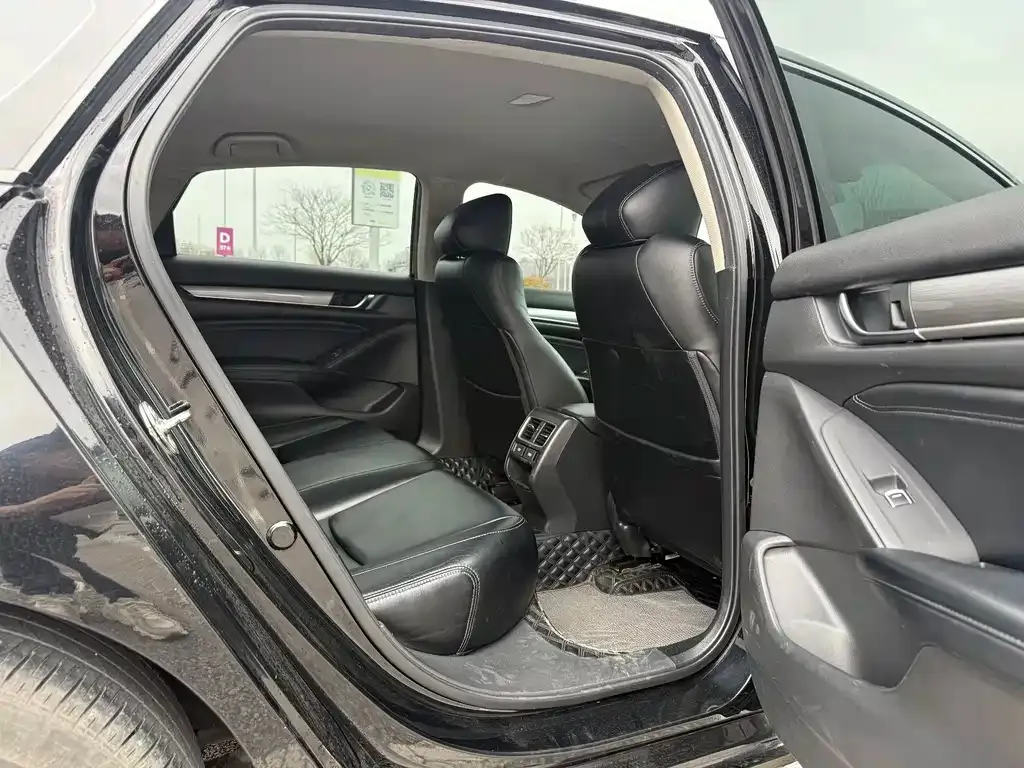 Honda Accord — фото 6