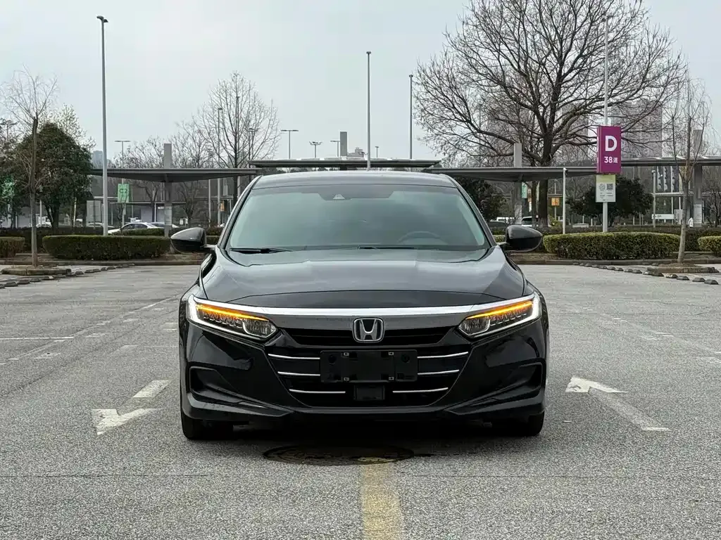 Honda Accord — фото 9