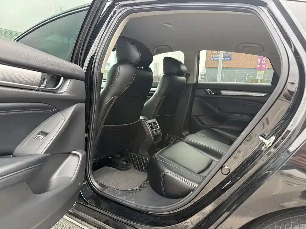 Honda Accord — фото 5