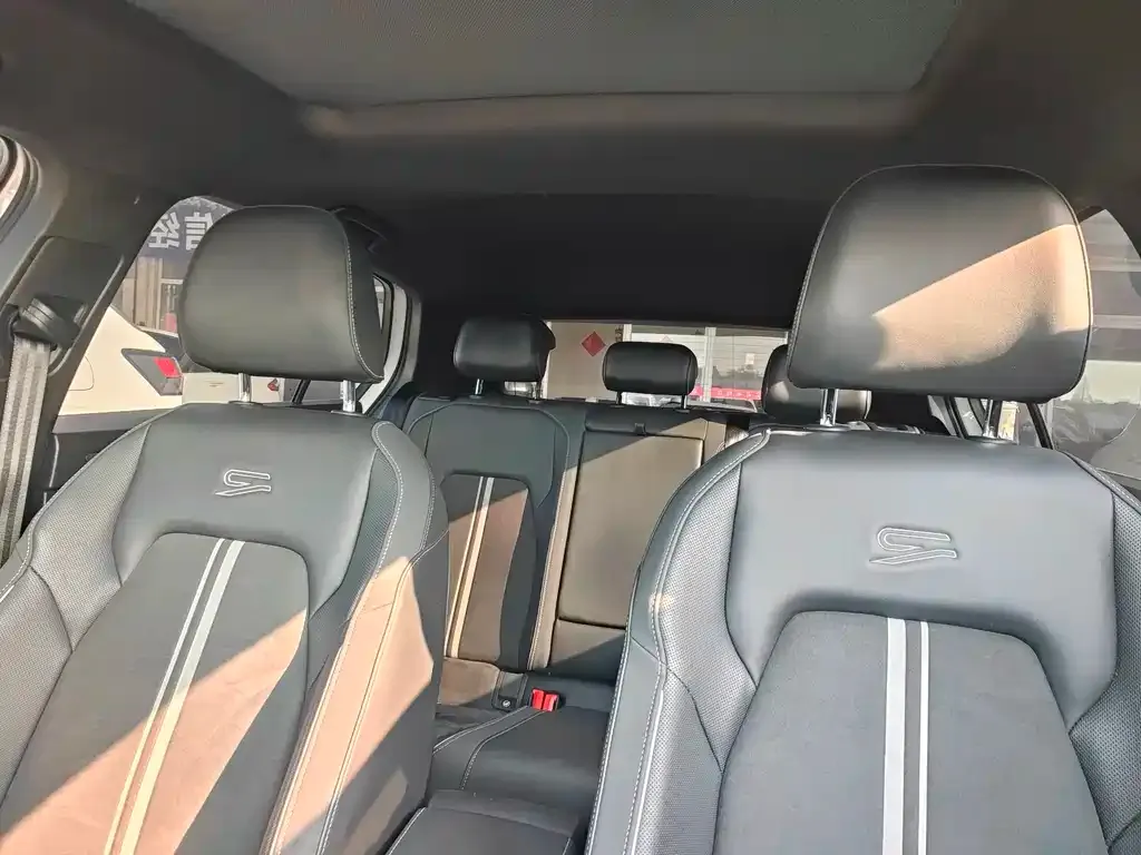 Volkswagen Golf 2021 из CN, фото 9