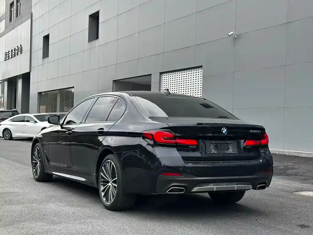 BMW 5 Series — фото 2