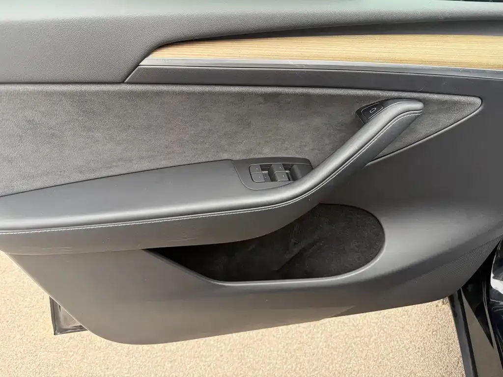 Tesla Model Y 2023 из CN, фото 7