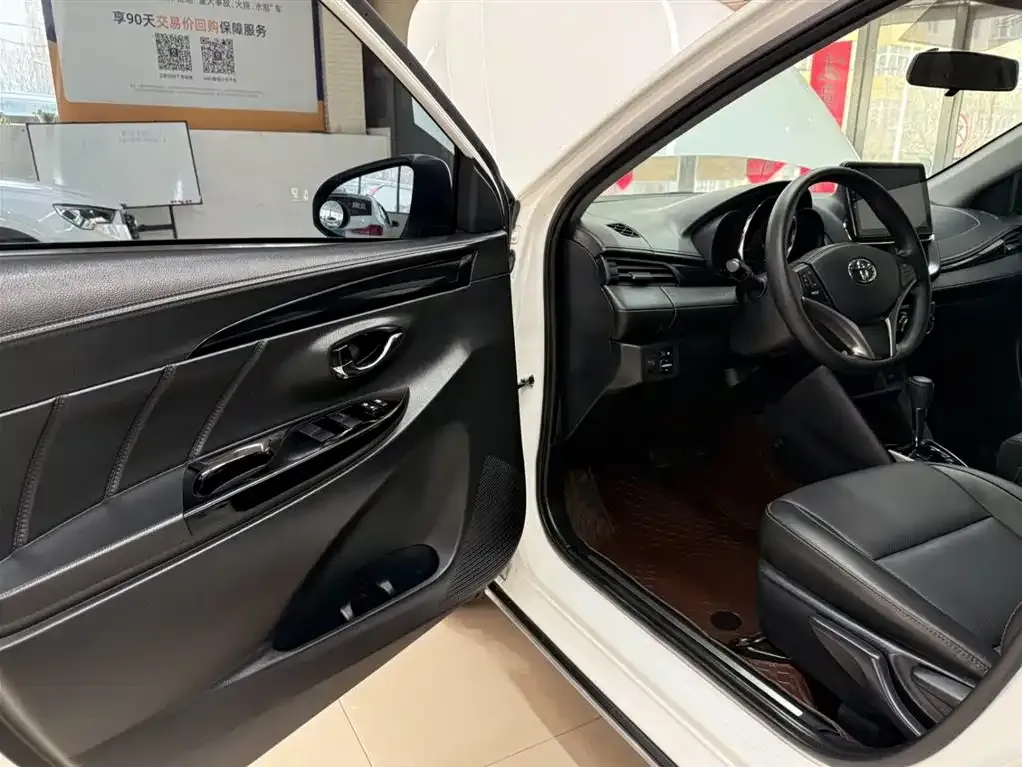 Toyota Yaris L — фото 6