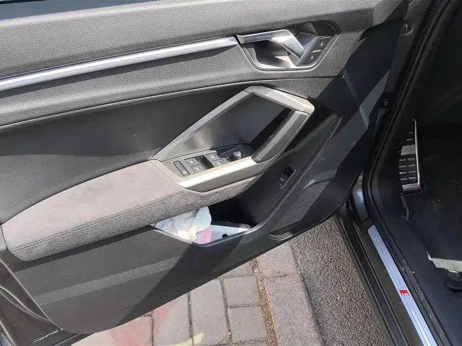 Audi Q3 2023 из CN, фото 8