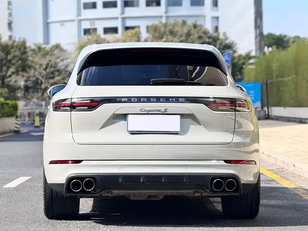Porsche Cayenne — фото 10