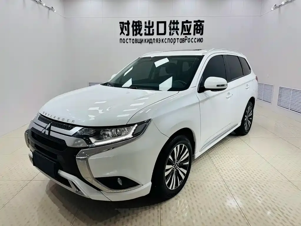 Mitsubishi Outlander 2021 из CN, фото 1
